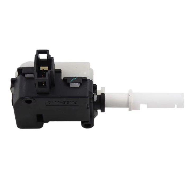 VOLKSWAGEN POLO BAGAJ KİLİT MOTORU 2002-2009 resmi